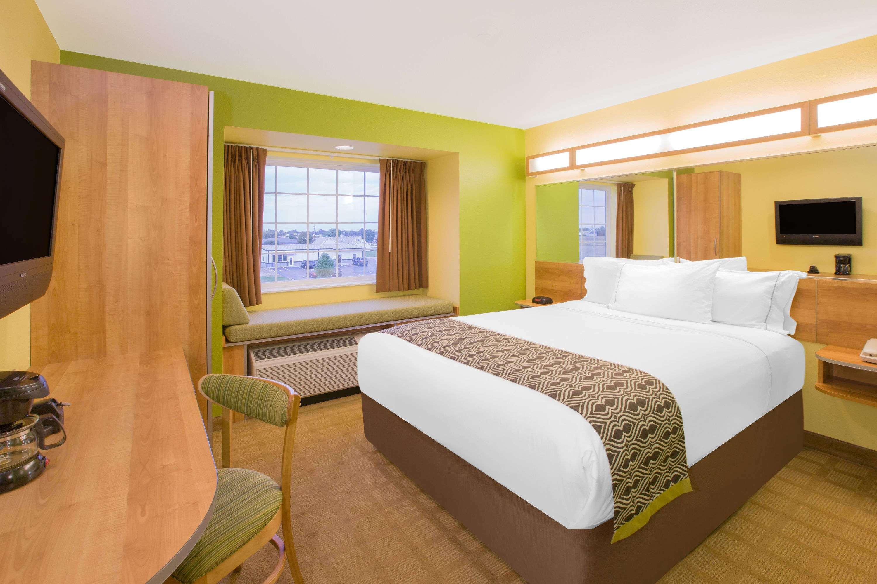 Microtel Inn & Suites By Wyndham Delphos Buitenkant foto