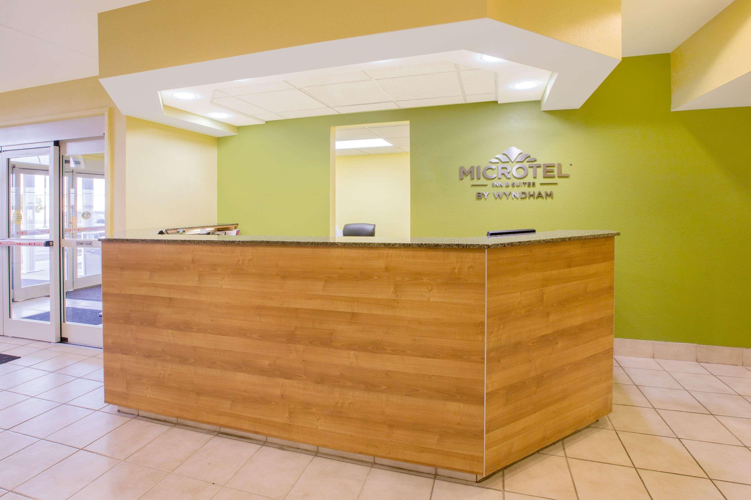 Microtel Inn & Suites By Wyndham Delphos Buitenkant foto
