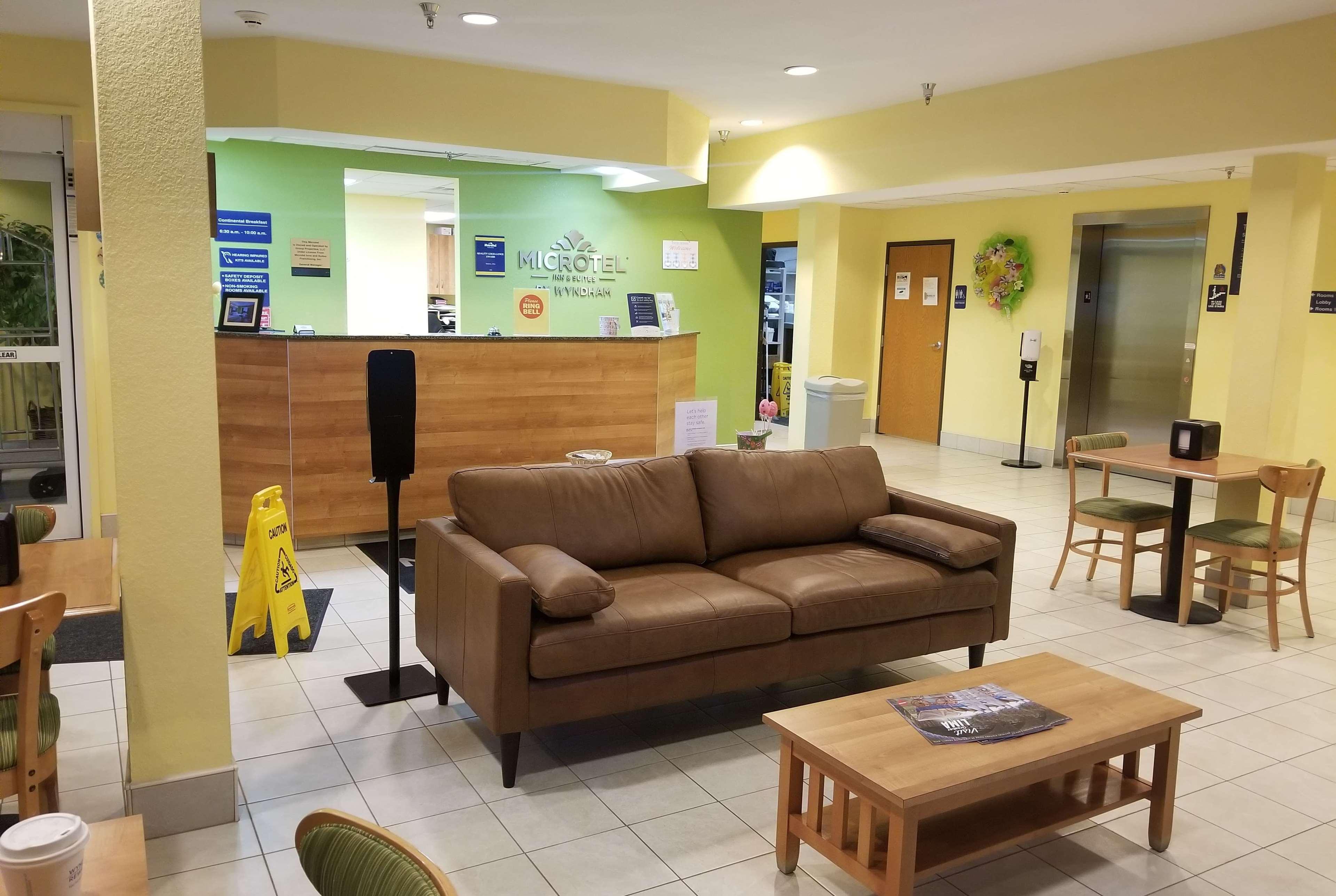 Microtel Inn & Suites By Wyndham Delphos Buitenkant foto