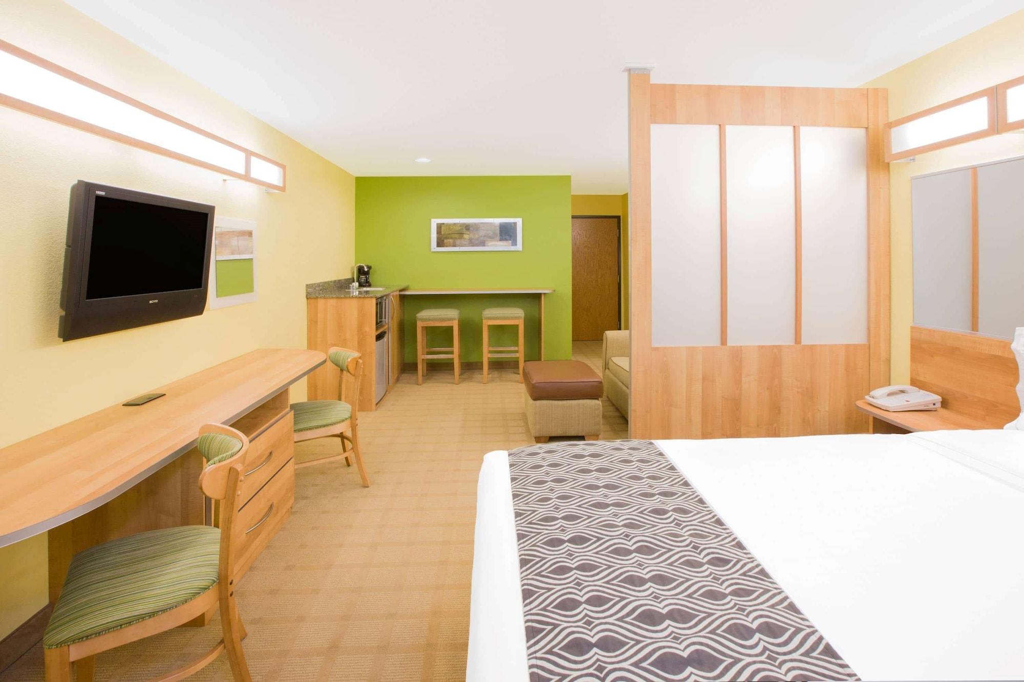 Microtel Inn & Suites By Wyndham Delphos Buitenkant foto