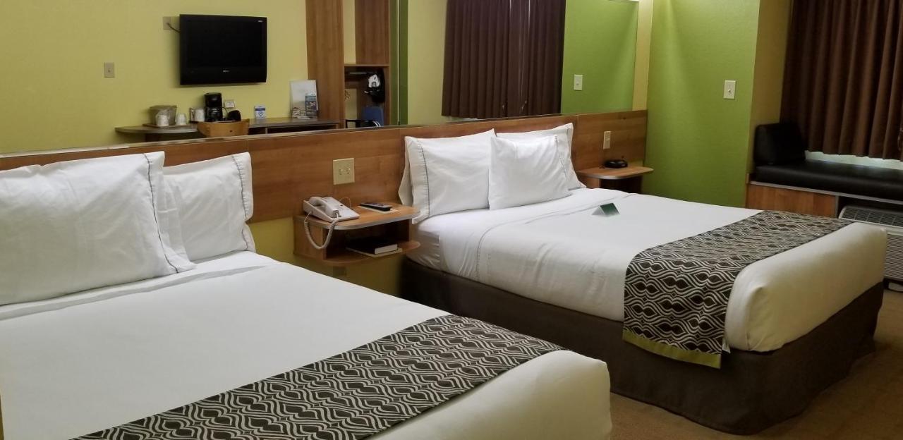 Microtel Inn & Suites By Wyndham Delphos Buitenkant foto